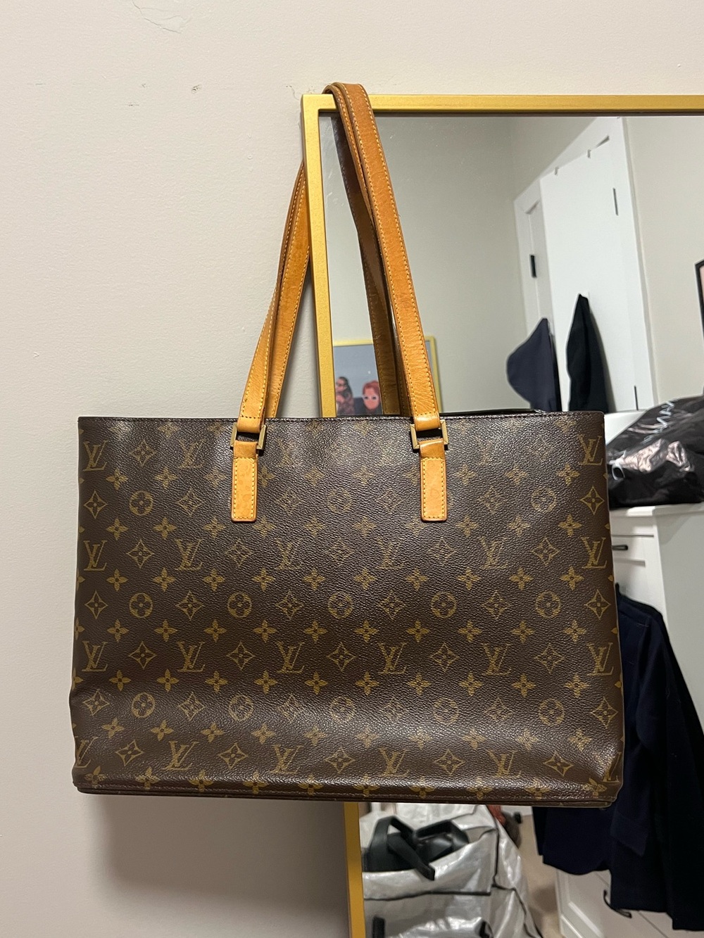Louis Vuitton Monogram Canvas Tote 100% authentic